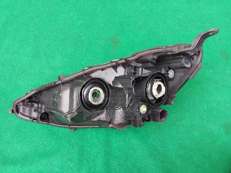 Toyota Aqua Head Light