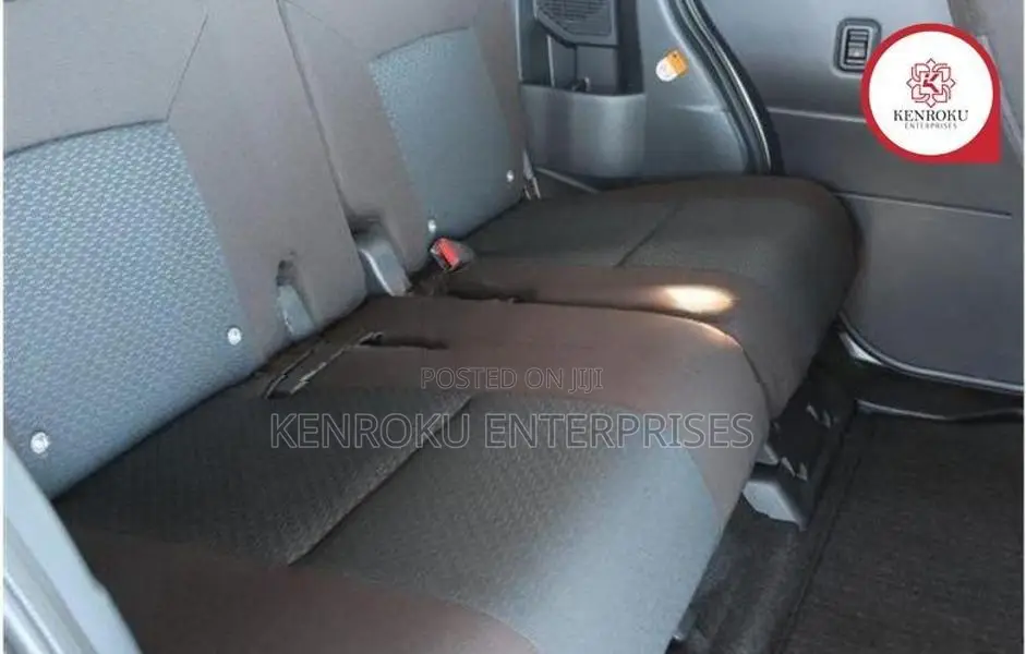 Toyota Roomy 2024