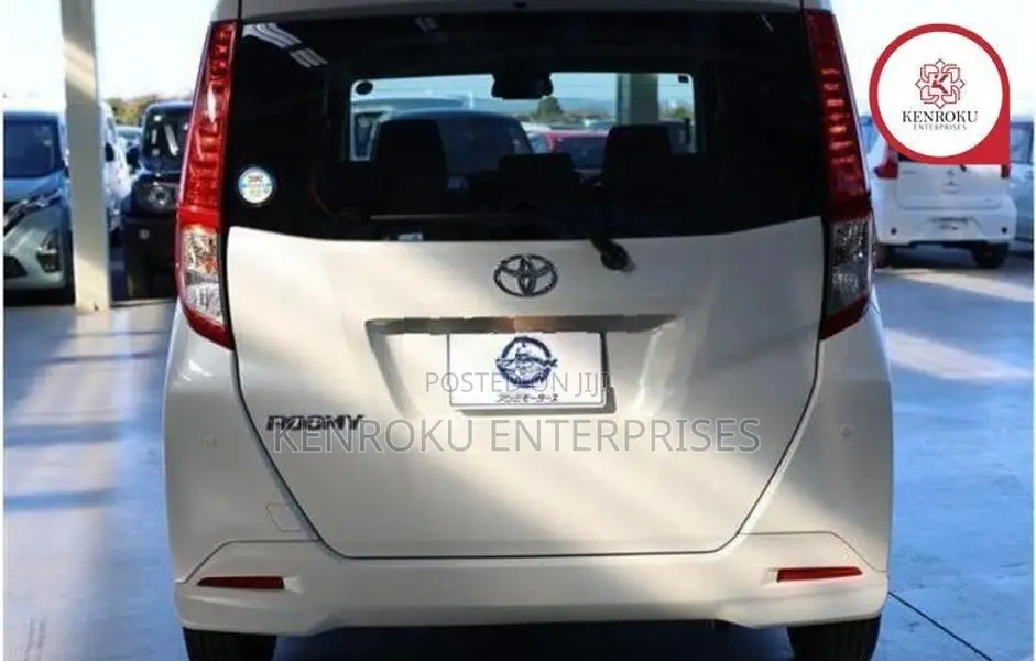 Toyota Roomy 2024