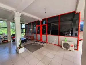 නුවර පාරට මුහුණලා වටිනා ව්‍යාපාරික දේපළක්