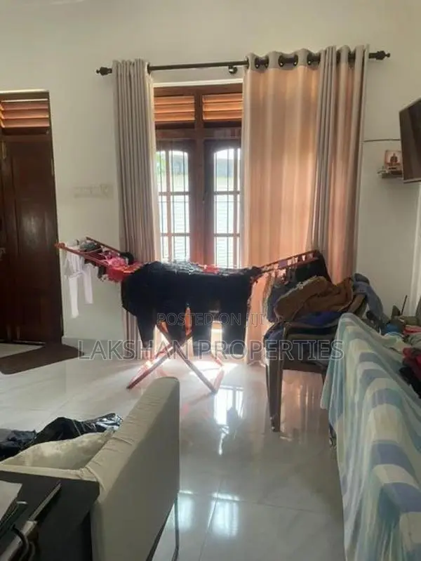 Two Story House For Sale In Boralesgamuwa Raththanapitiya