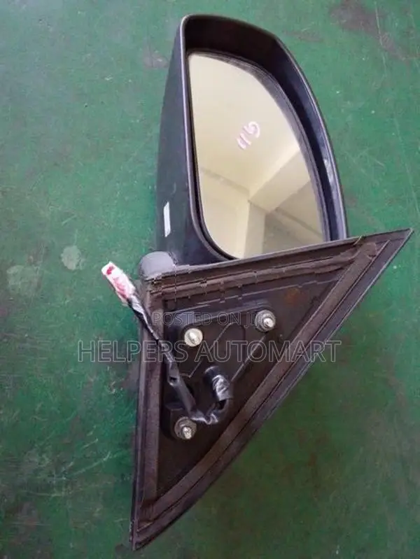 Nissan Bluebird G11 Side Mirror