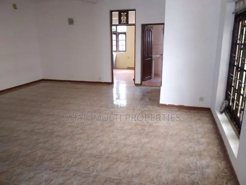 Commercial House upstairs Rent Colombo 03