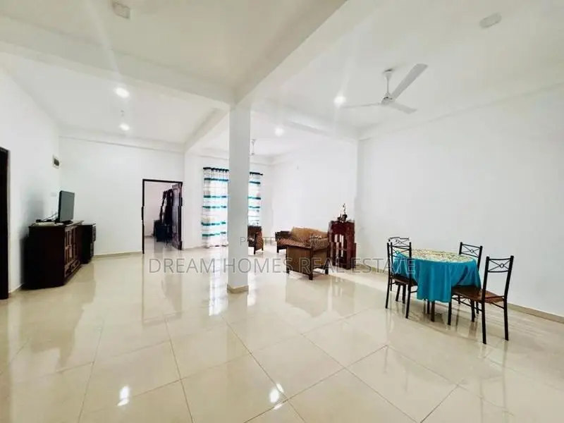 Modern 6BR House for Sale in Baththaramulla