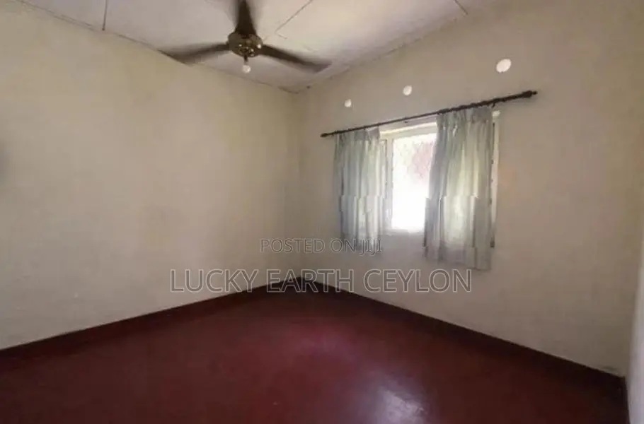 Nugegoda, Unfurnished 1 Storey House for Rent Nugegoda (MG1294)