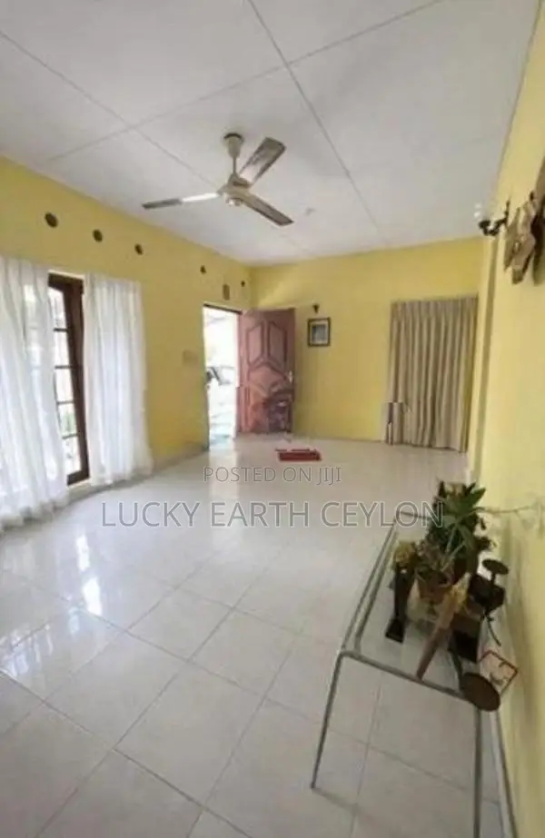 Nugegoda, Unfurnished 1 Storey House for Rent Nugegoda (MG1294)