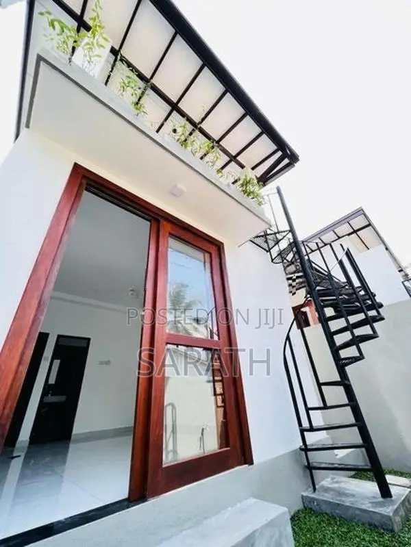 Immediately Sale Two Storied House In Athurugiriya