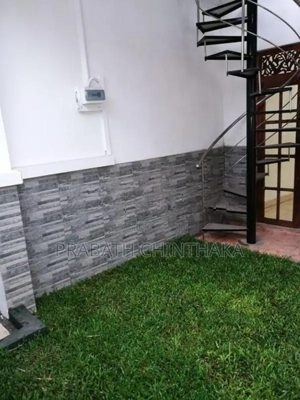 House for Rent in Battaramulla ( Pelawatta )