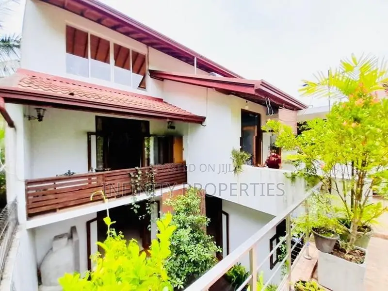 (AF760) 03 Story Luxury House With 22 P Sale in koswatha Nawala