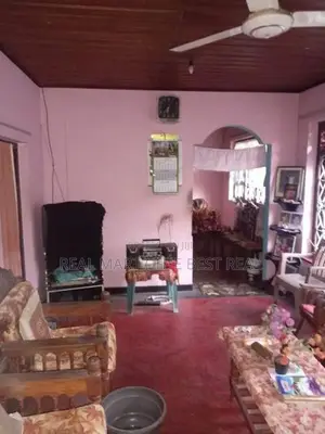 Mawathagama : 65 perches Land with old house for Sale