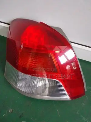 Toyota Vitz KSP90 Tail Light (L)