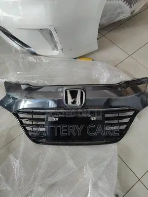 FRONT SHELL VEZEL