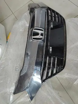 FRONT SHELL VEZEL