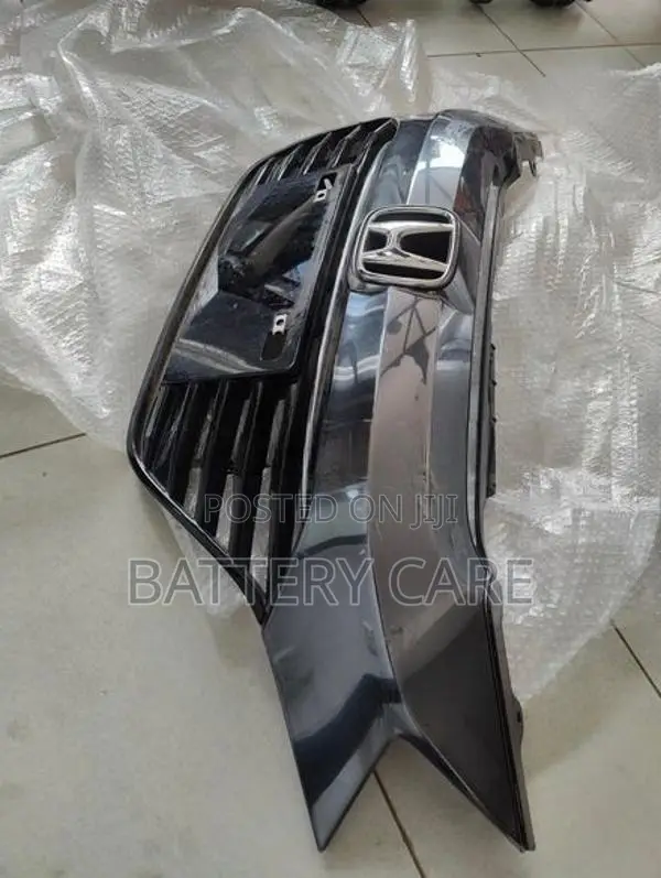 FRONT SHELL VEZEL