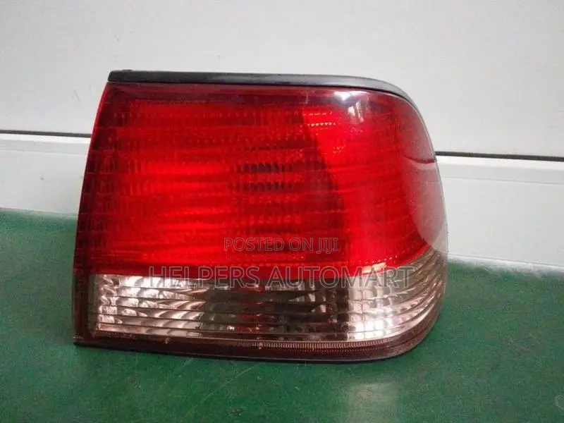 Nissan Sunny FB15 Tail Light