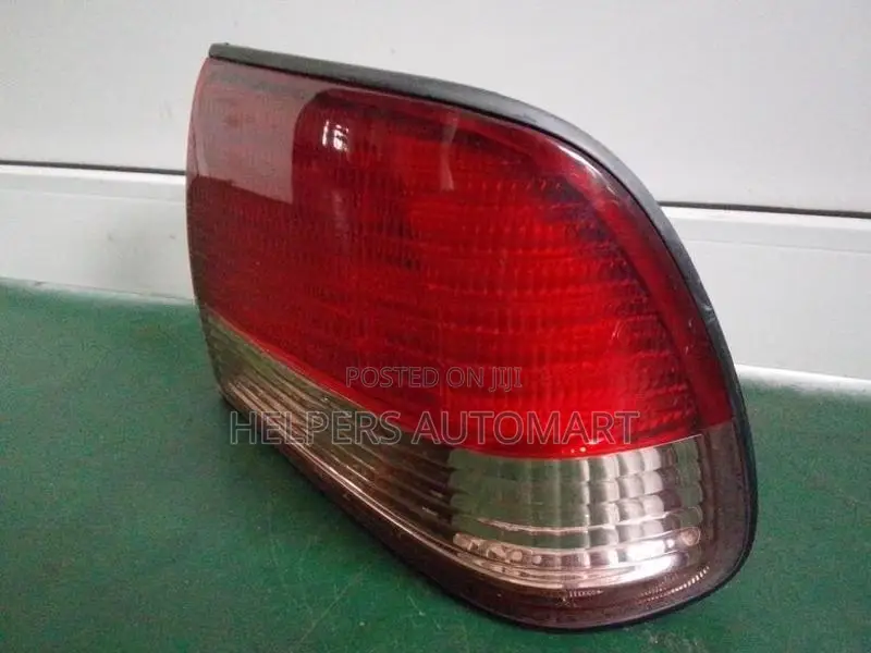 Nissan Sunny FB15 Tail Light
