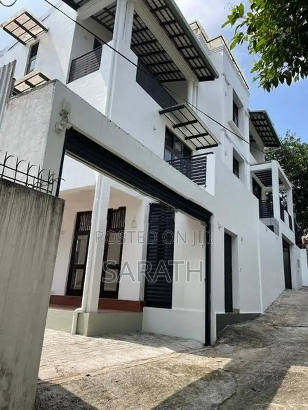 6 Bed With Brand New House Sale Pannipitiya
