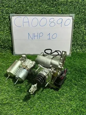 Toyota Aqua (NHP-10) ABS Unit