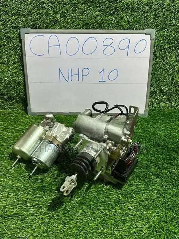 Toyota Aqua (NHP-10) ABS Unit