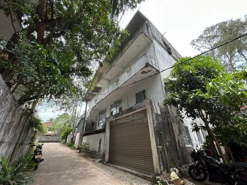 Commercial Building for Sale Pannipitiya Moraketiya Junction