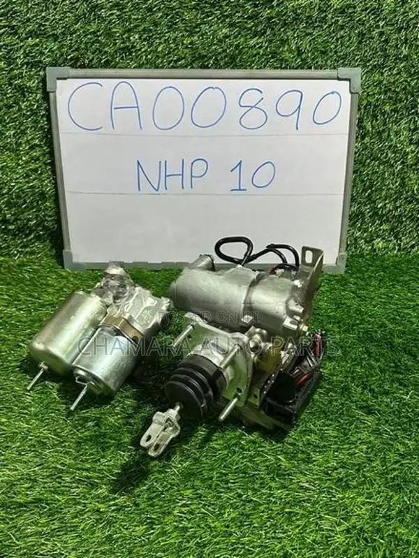 Toyota Aqua (NHP-10) ABS Unit