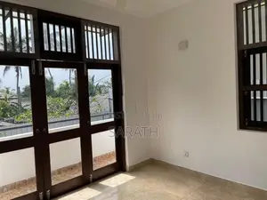 6 Bed With Brand New House Sale Pannipitiya