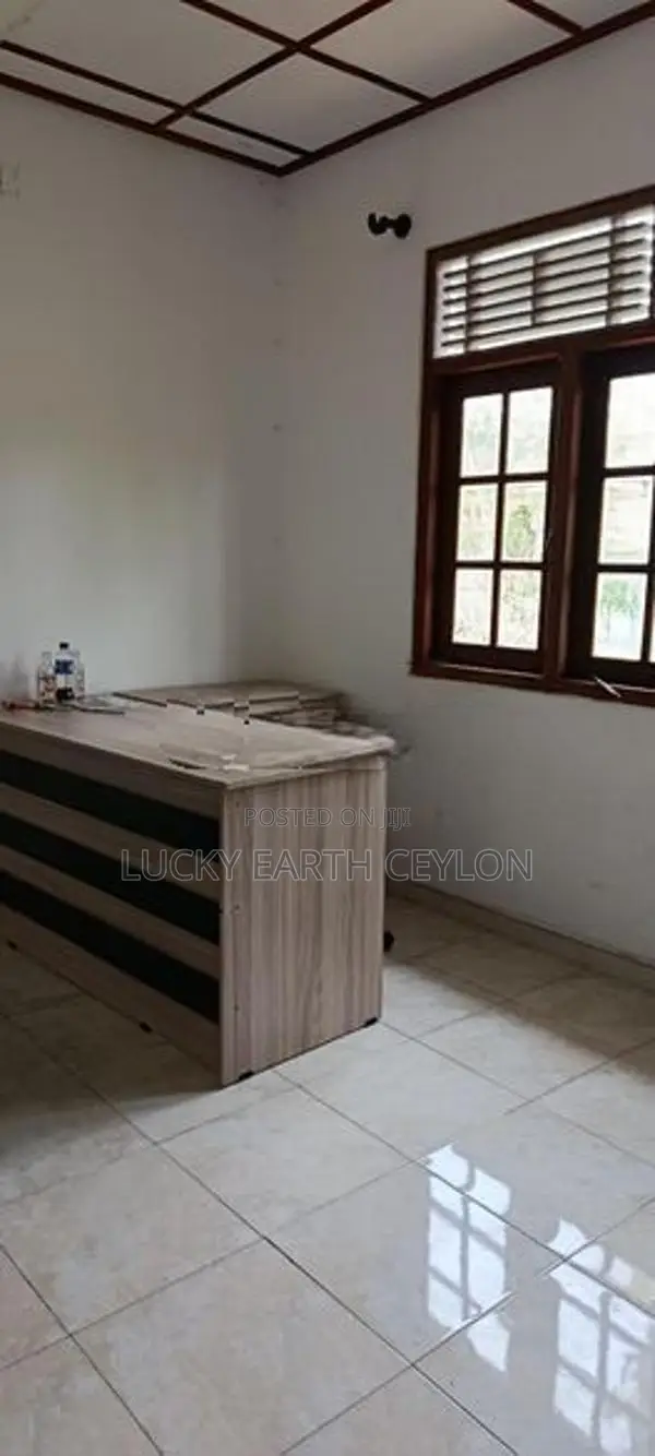 Colombo 5, Unfurnished, 1ST Floor Unit Commercial Use For Rent (MG1305