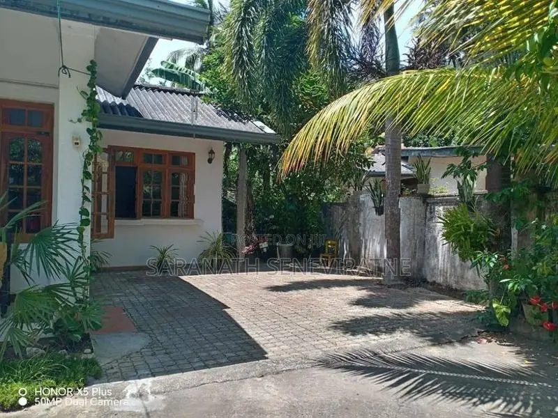 House for Sale from Kandy - Ampitiya on Thalathuoya Road