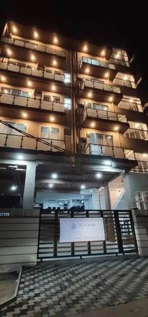 Luxury Holiday Two Bedroom Apartment for 4 guests at Border of Dehiwal