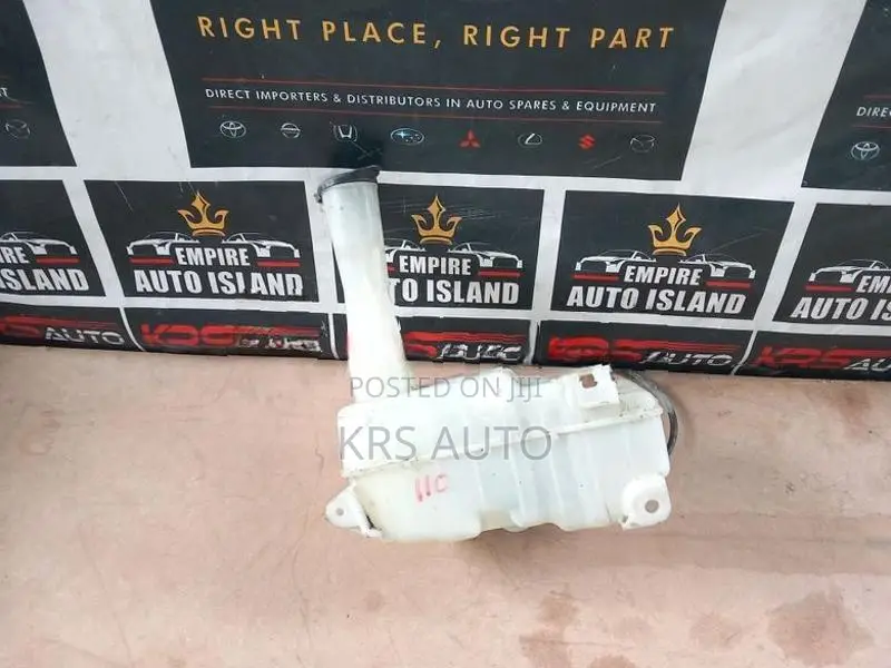 Toyota Corolla AE 110 Wiper Washer Tank