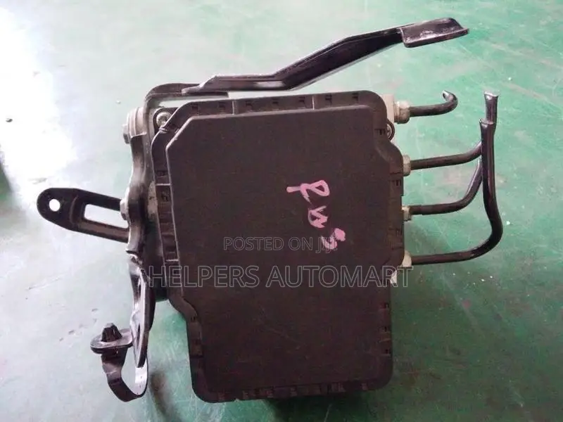 Honda Vezel RU3 ABS Unit ( T7BJ5 )