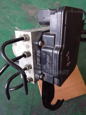 Honda Vezel RU3 ABS Unit ( T7BJ5 )