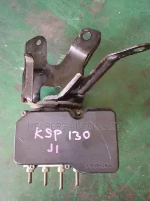 Toyota Vitz KSP130 ABS Unit