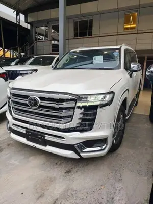 Toyota Land Cruiser LC300 2024