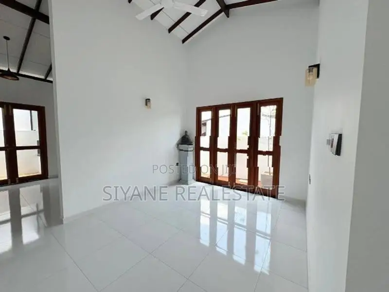Super Brand New House For Sale Athurugiriya