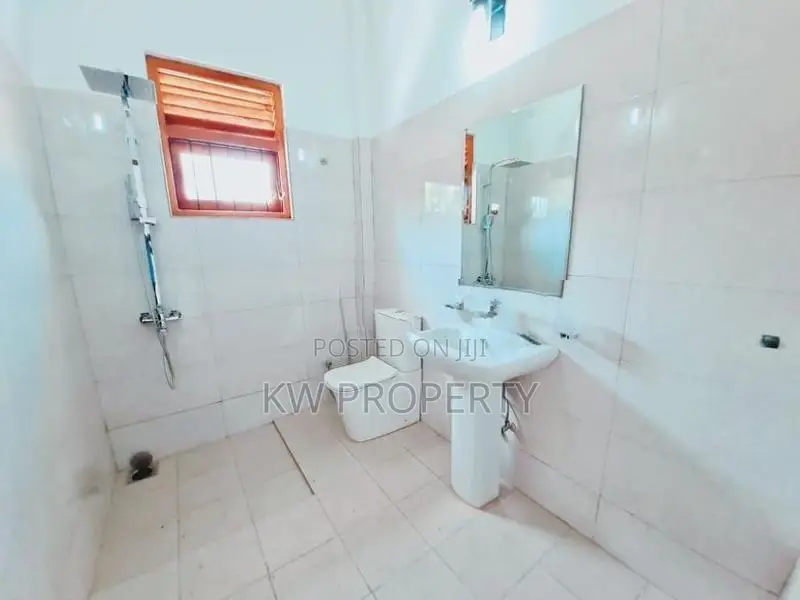 3 Story House for Sale in Piliyandala