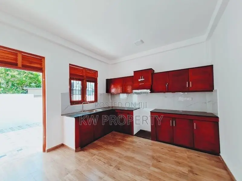 3 Story House for Sale in Piliyandala