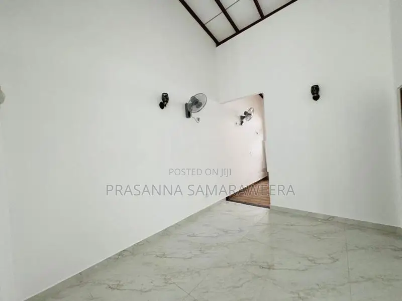 සුඛෝපභෝගී අලංකාර නවීනතම සුවිසල් නිවස විකිණීමට piliyandala