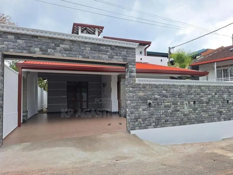 Luxury Three-Storey House for Sale – Malabe
