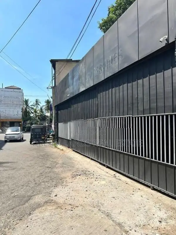 COMMERCIAL BUILDING FOR RENT IN KIRIBATHGODA (SP345)