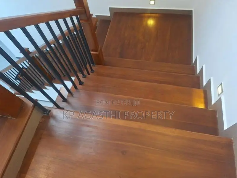 Super House for Sale in Thalawathugoda Lake Road