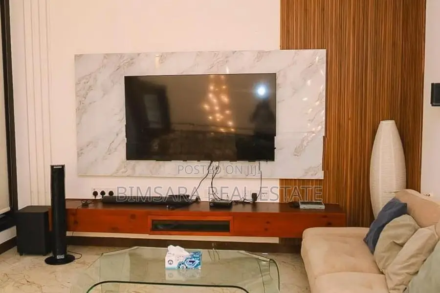Modern 5BR Mountain View Residence with Scenic Garden in Digana |SH153