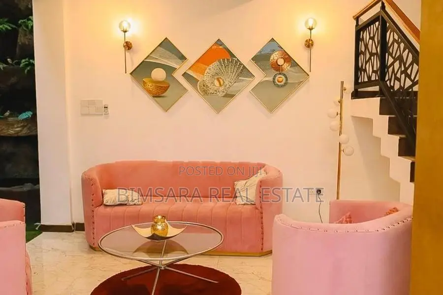 Modern 5BR Mountain View Residence with Scenic Garden in Digana |SH153