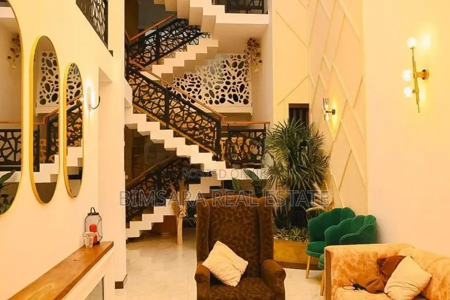 Modern 5BR Mountain View Residence with Scenic Garden in Digana |SH153