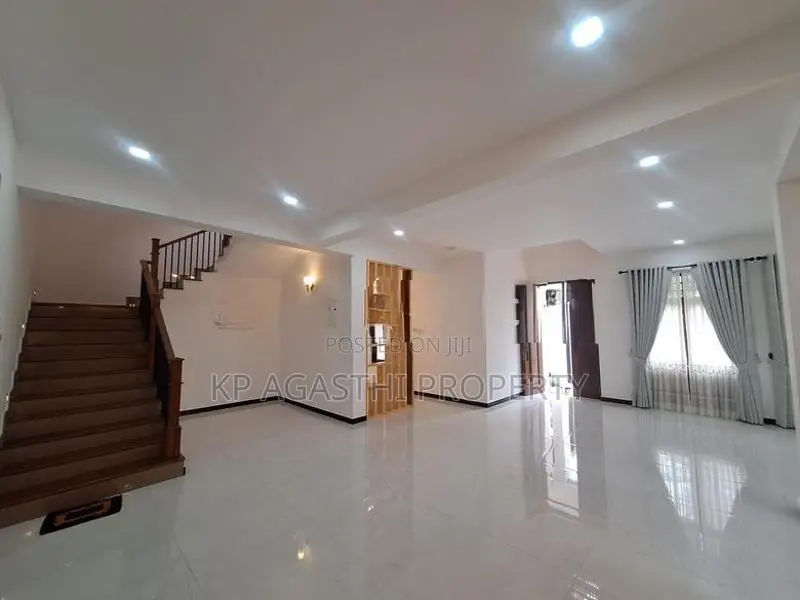 brand new super luxury house for sale in thalawathugoda