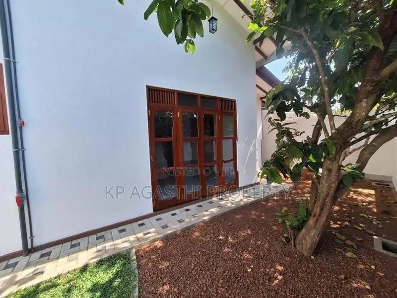 Kesbewa New House for Sale