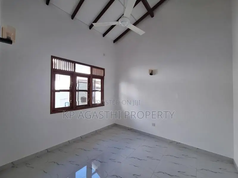 Kesbewa New House for Sale
