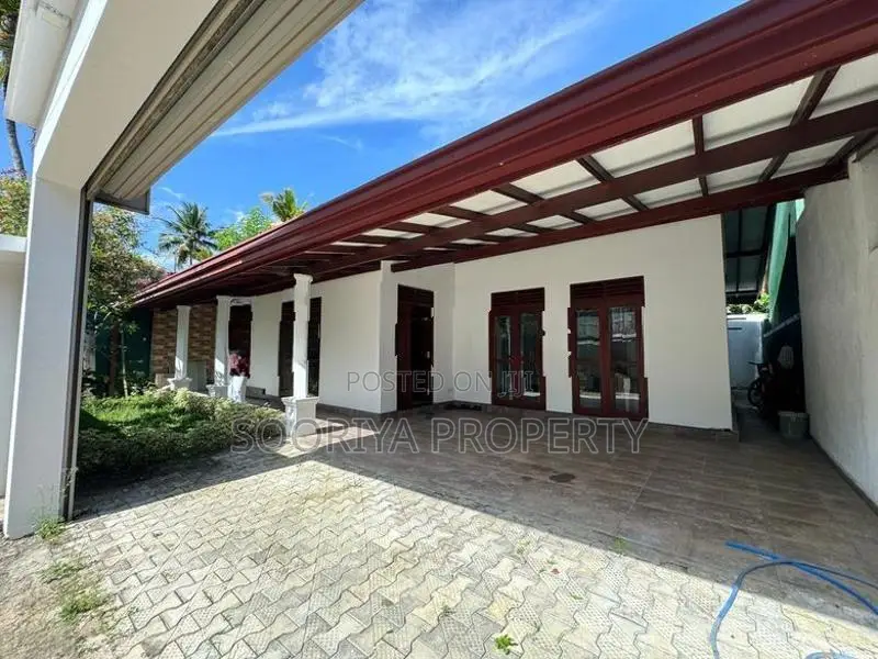 Single Storey Luxury House for Sale in Piliyandala Batuwandara .