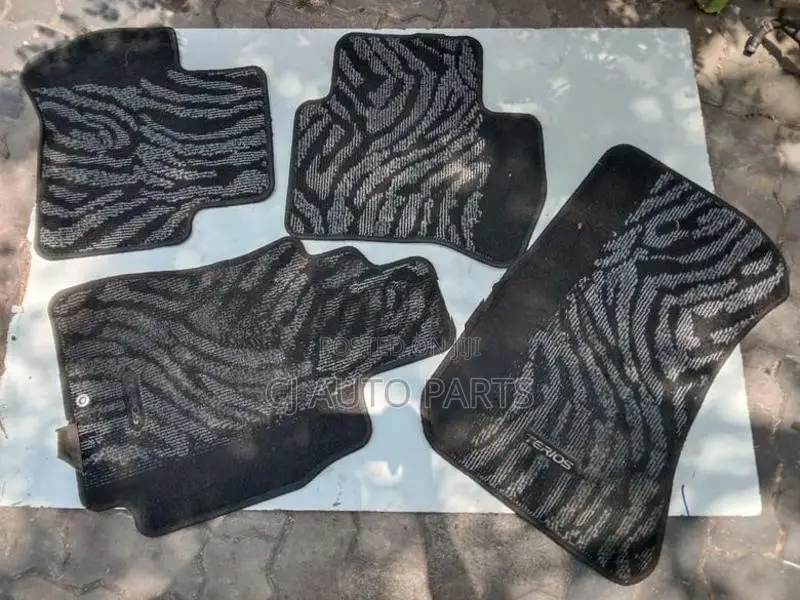 Daihatsu Terios Kid Carpet Set