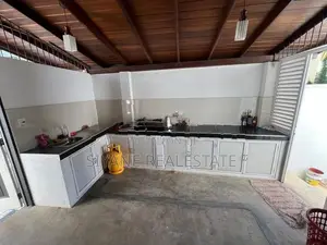 Luxury House Sale in Thalawathugoda